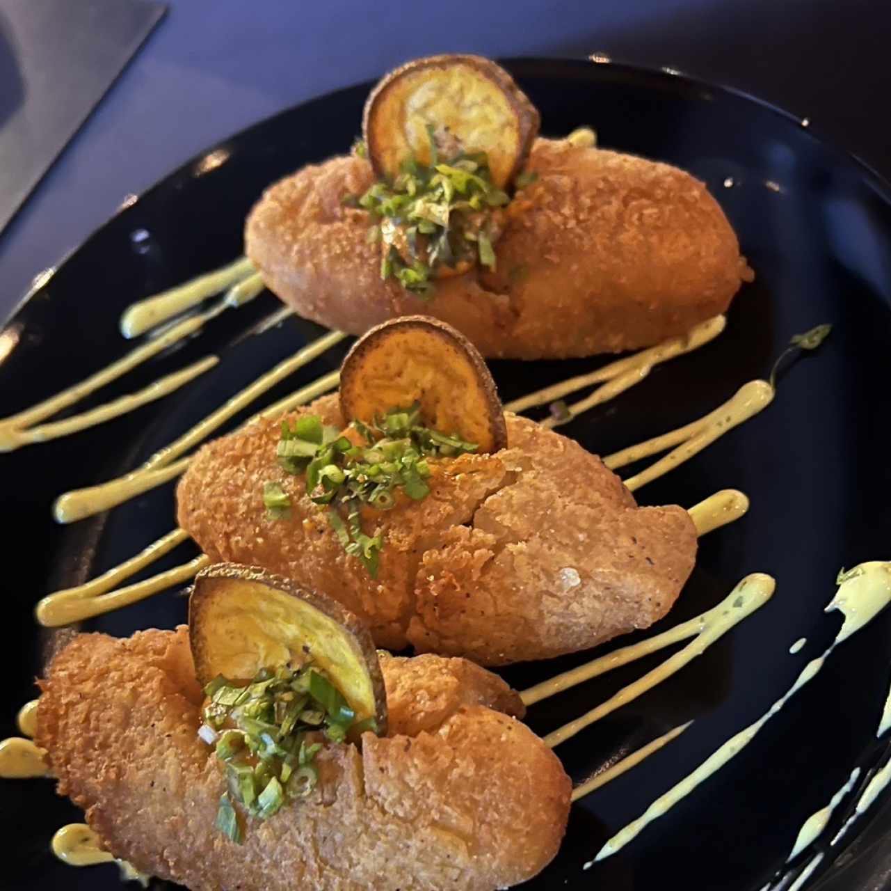 Carimañolas Rellenas de Pulpo (3 und)