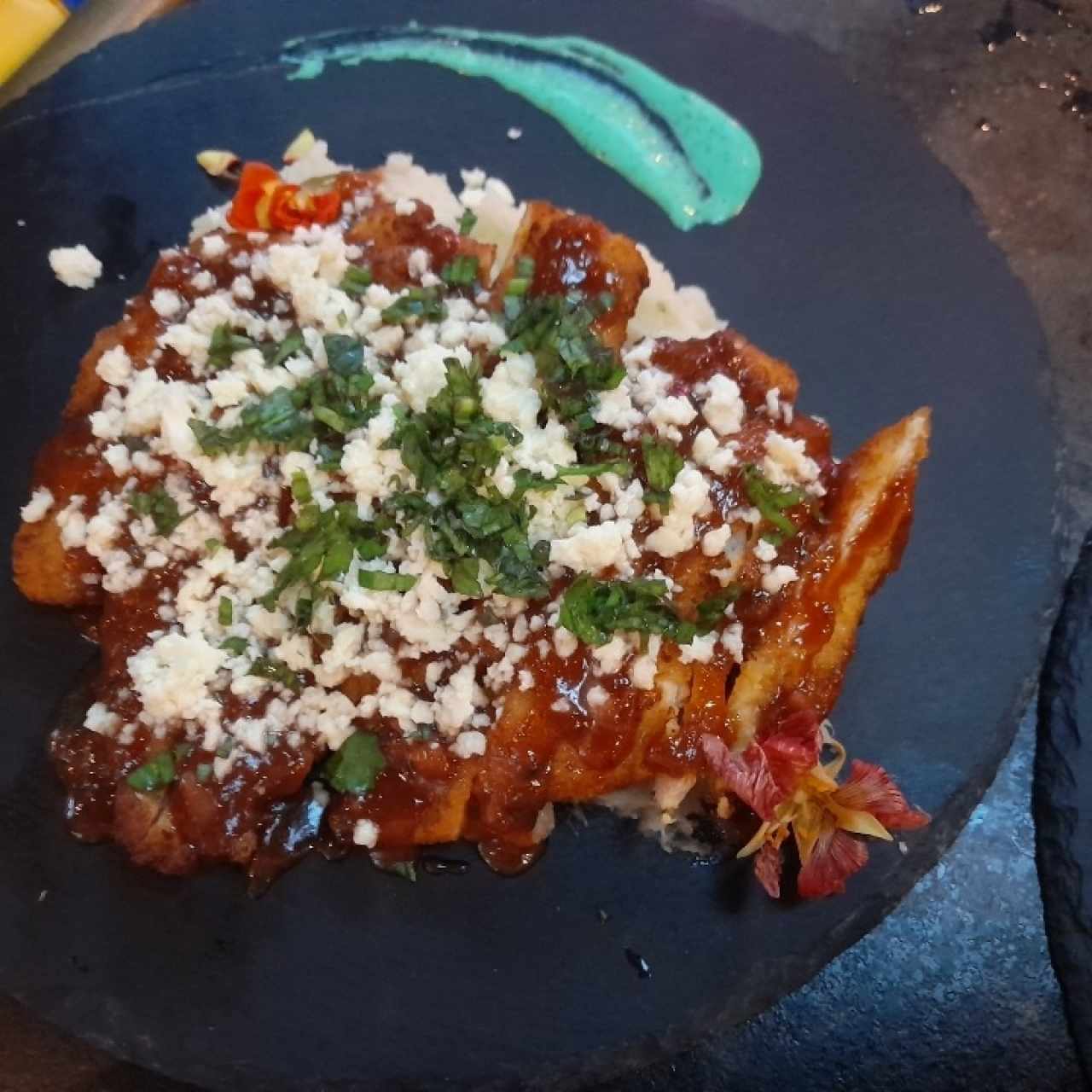 Milanesa de Pollo con Jalea de Guayaba