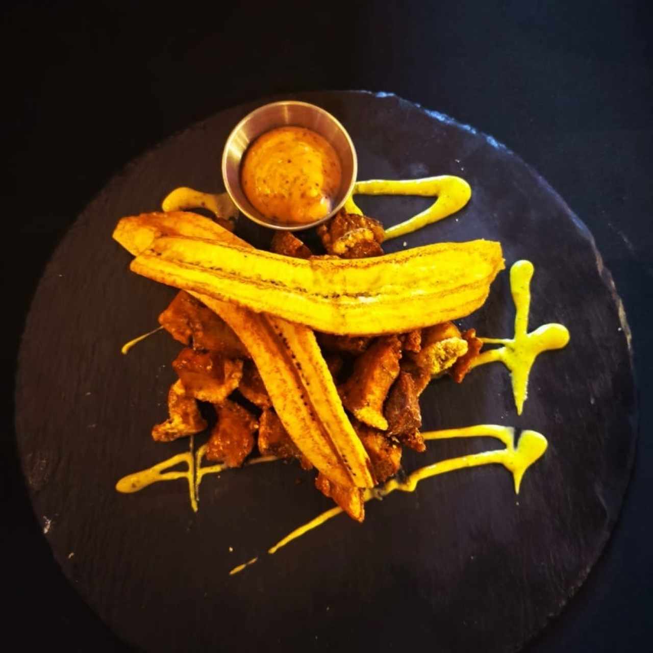 Entradas - Chicharrones con platanitos