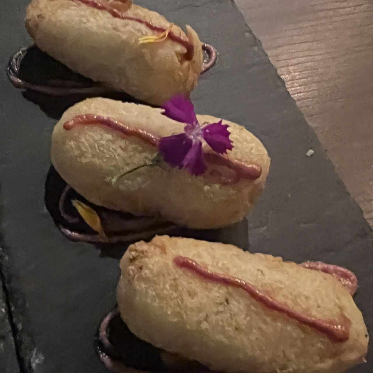 Carimañolas rellenas con pulpo