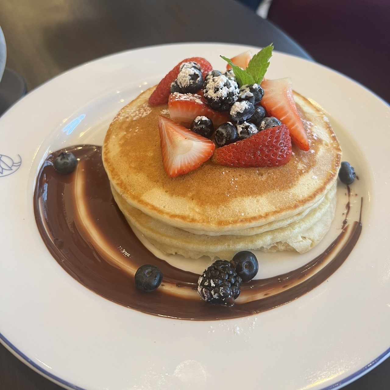 Pancakes de buttermilk,frutos rojos,sirope de maple