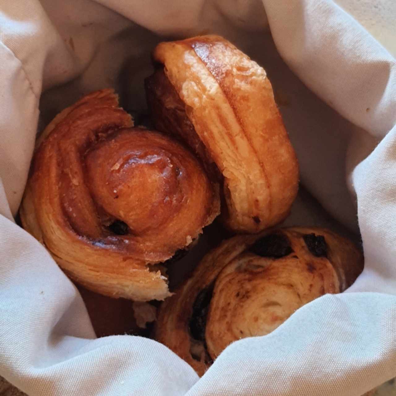 Croissant,Pain au chocolat,Pan de zanahoria y jengibre,Baguette,Pan de semillas,Tostadas