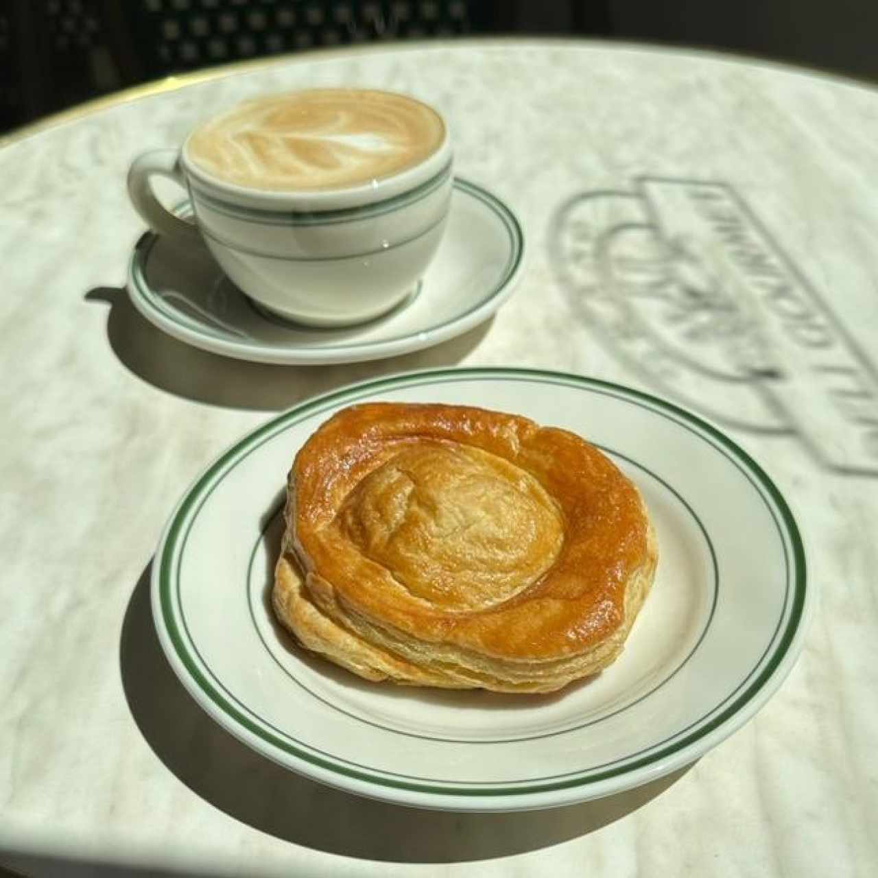 Pastelito de Queso Y Cafe