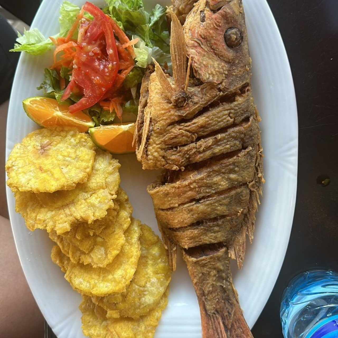 Pargo frito con patacones