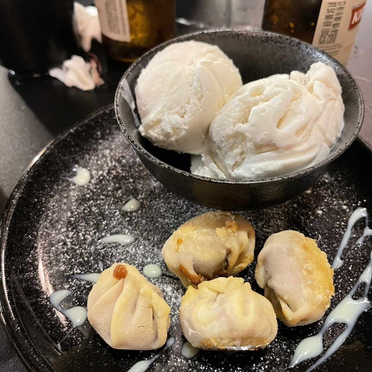 Gyoza de dulce de leche con helado