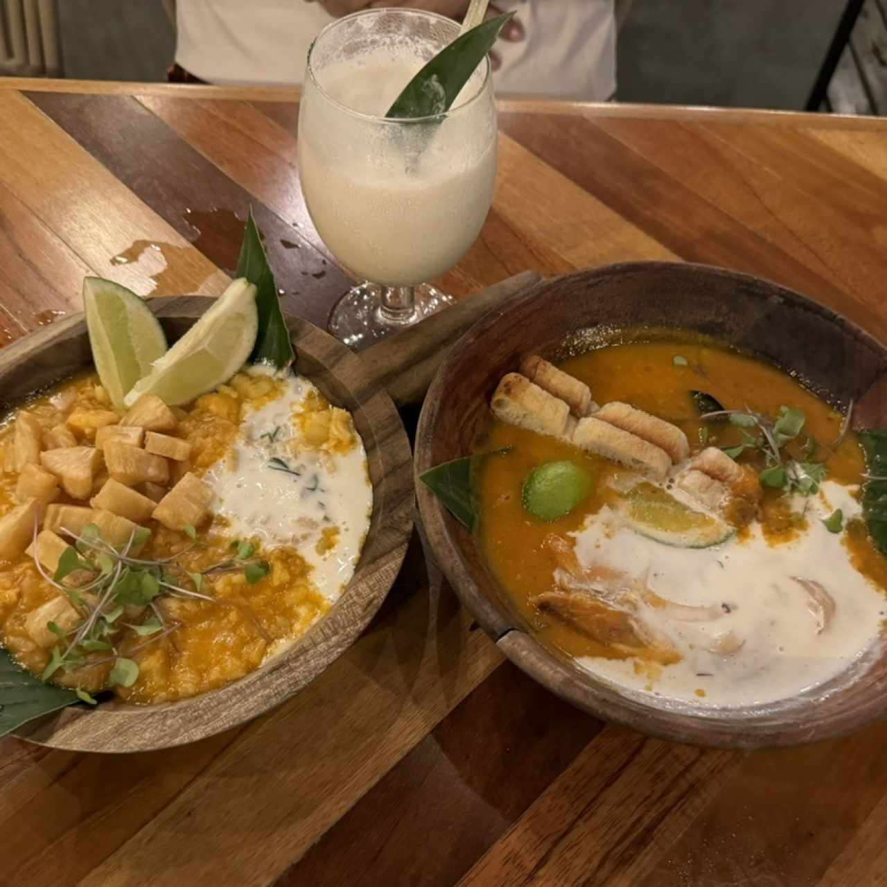 Langosta al Guacho y cazuela de mariscos 