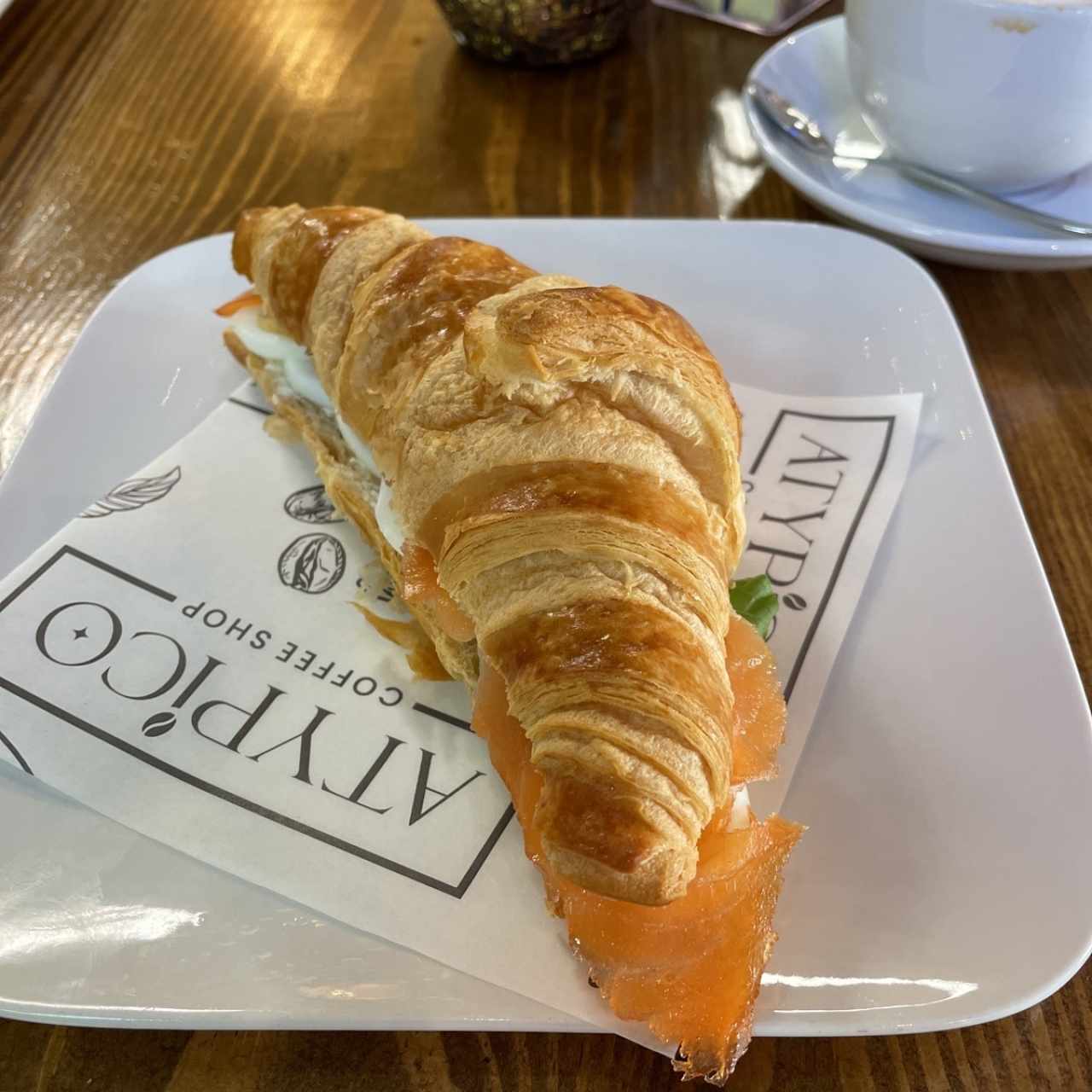 Croissant con salmon