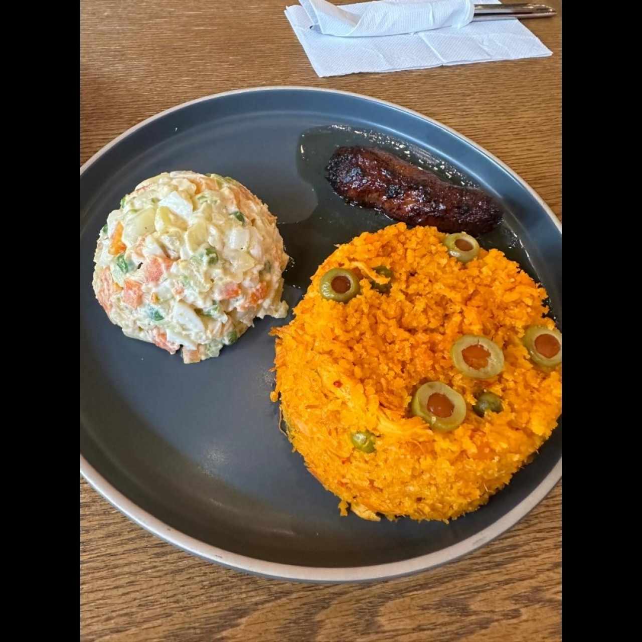 Lunch & Dinner - Arroz con pollo