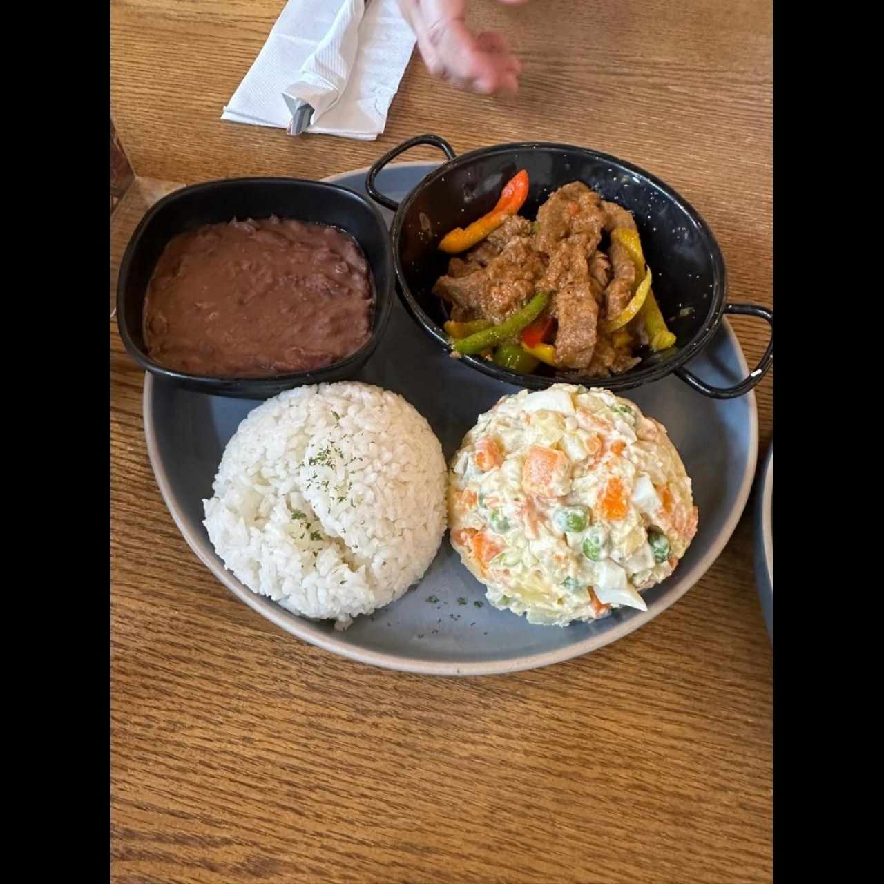 Tiras de res a la criolla