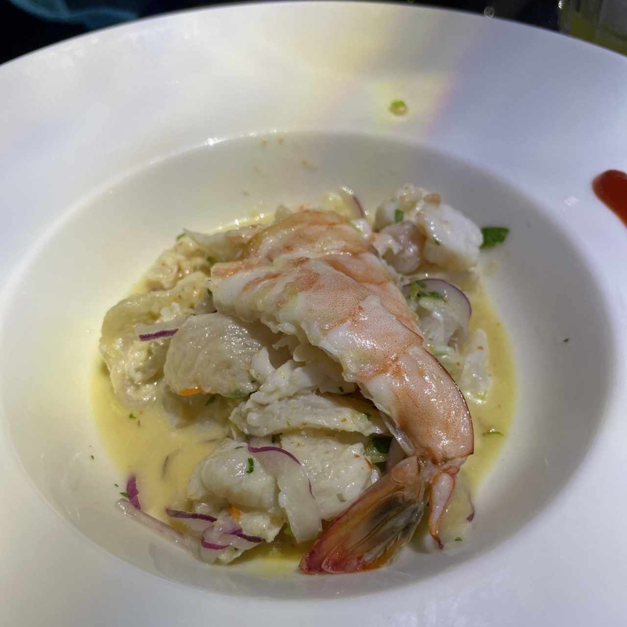 Ceviche de camarones con corvina