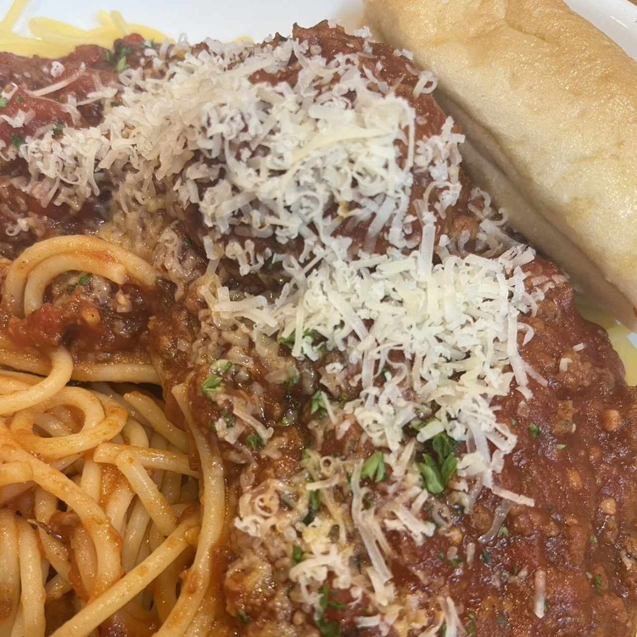 Classic Entreés - Spaguetti & Meatballs