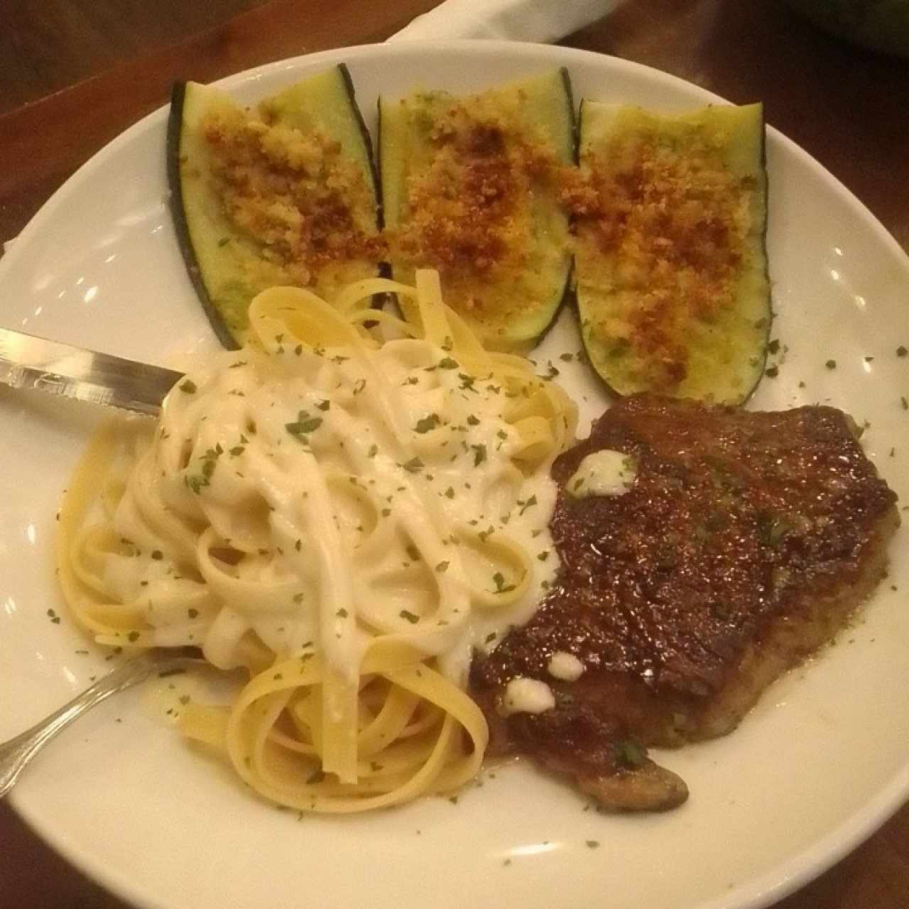 Classic Entreés - Steak Alfredo