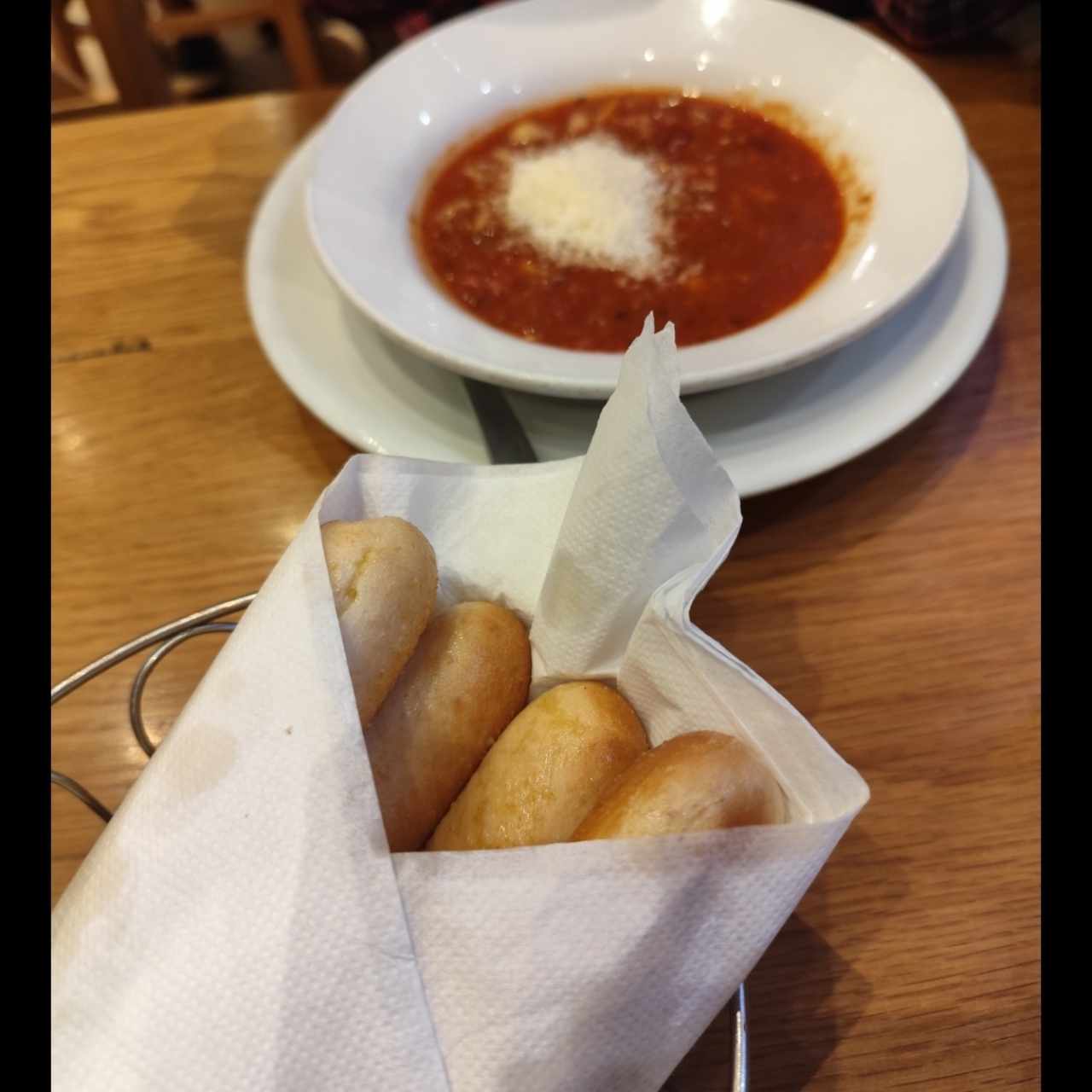 Soup & Salad - Pasta E Fagioli y pan de la casa