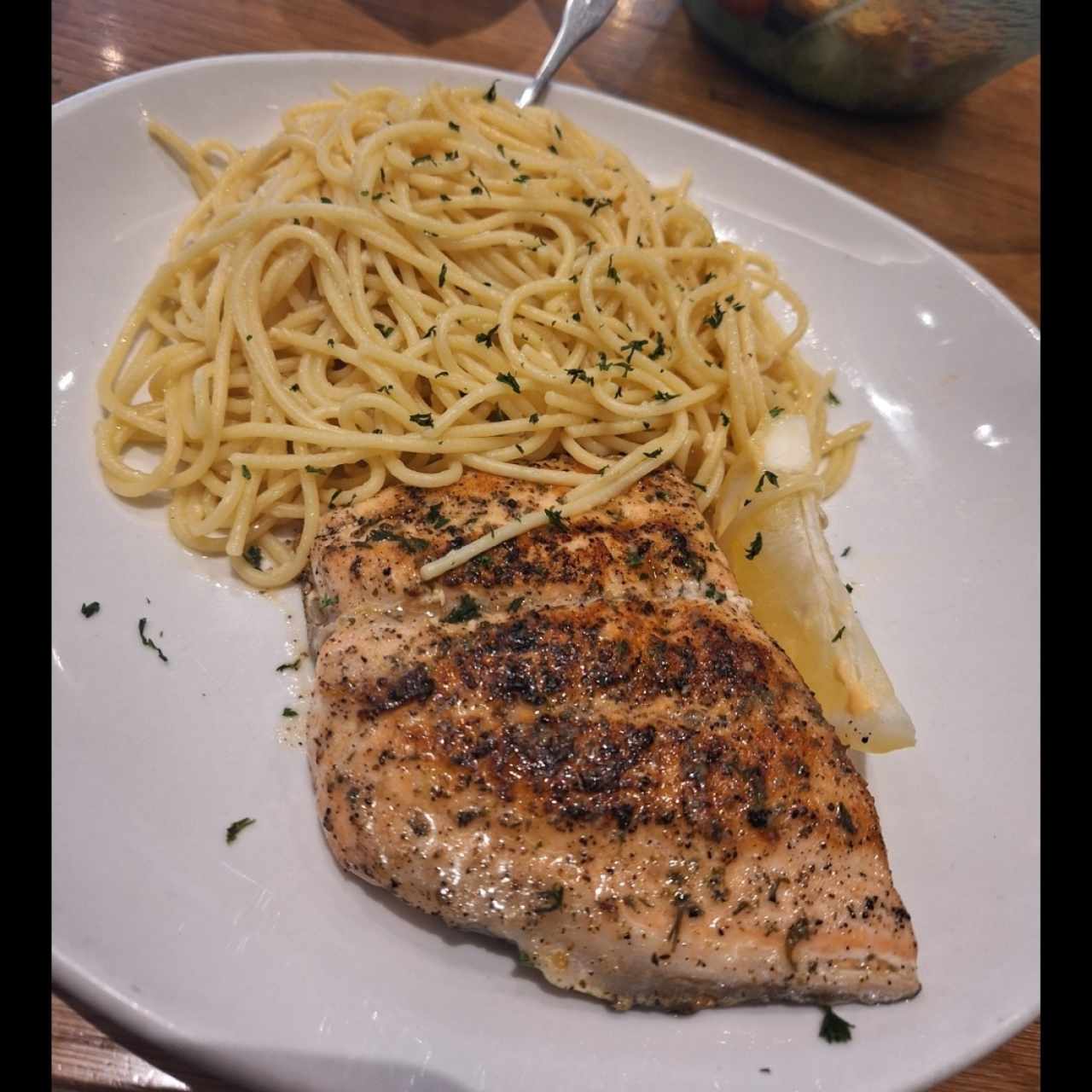 Classic Entreés - Salmon Piccata