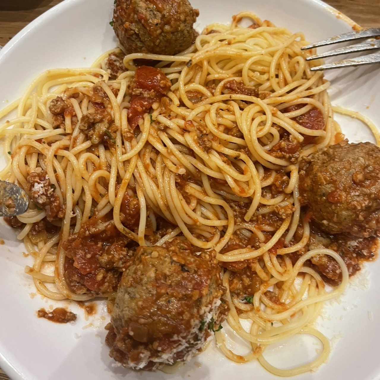 Pasta con albóndigas