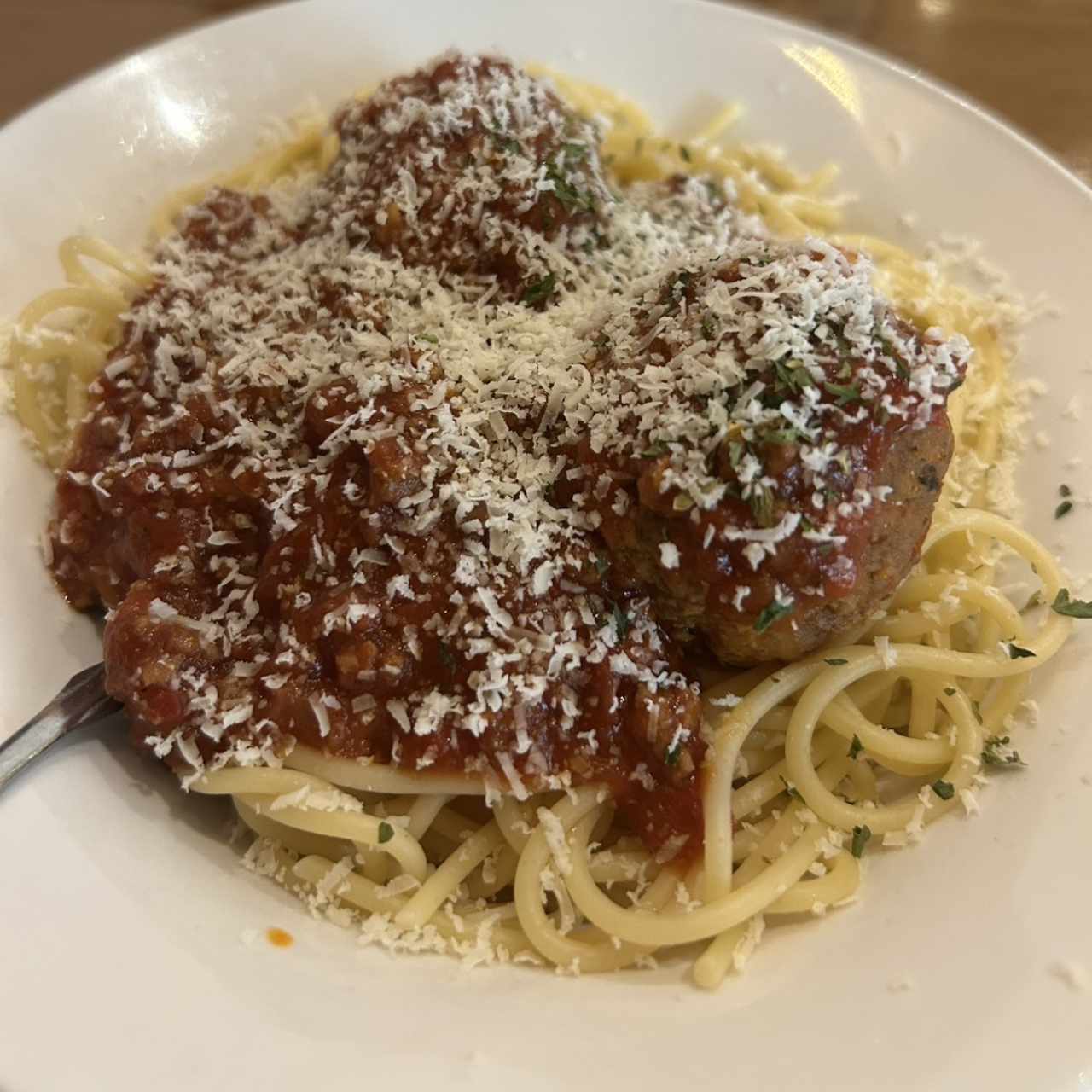 Spaguetti con meatballs a la bolognesa 