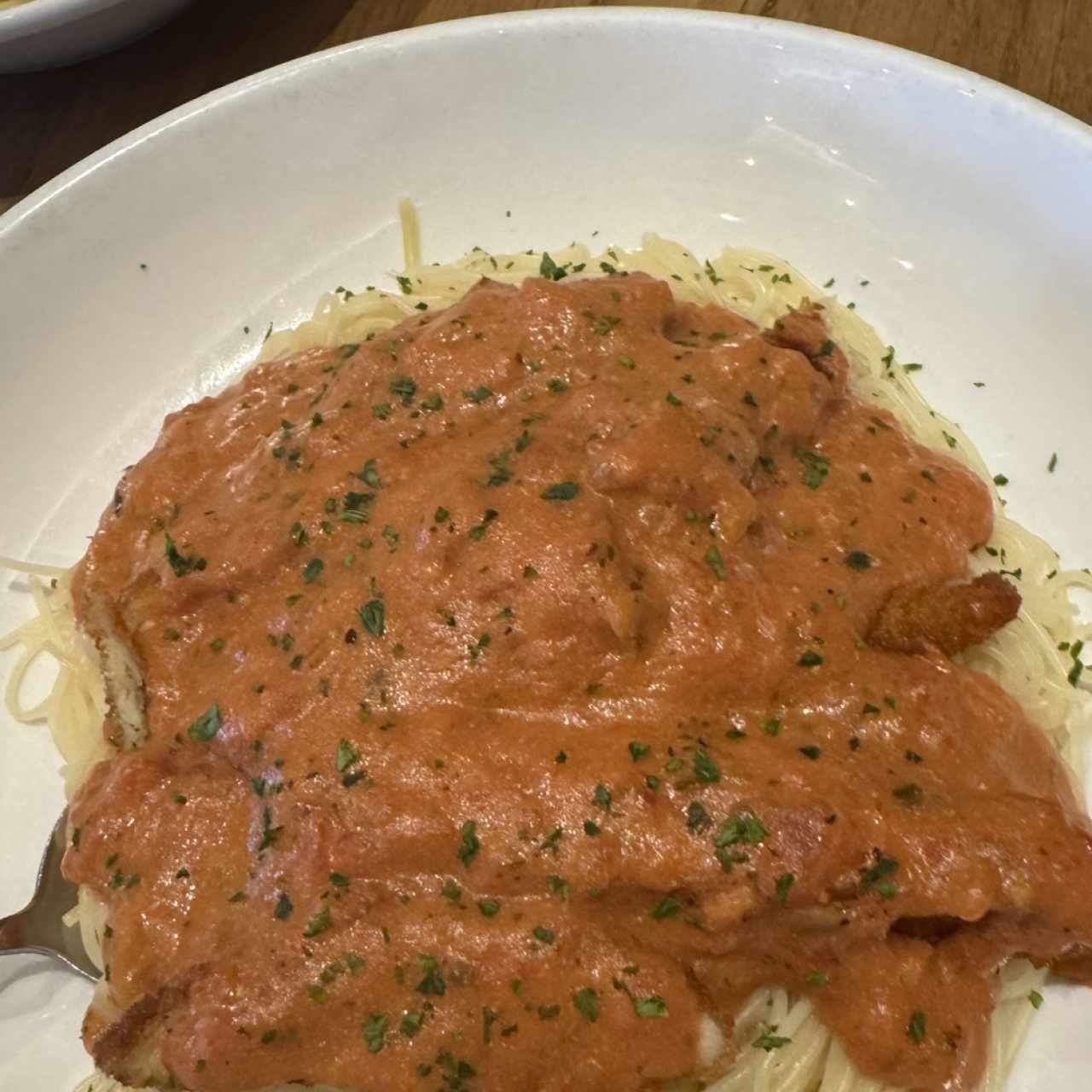 Amazing Alfredos - Fettuccine Alfredo en salsa roja