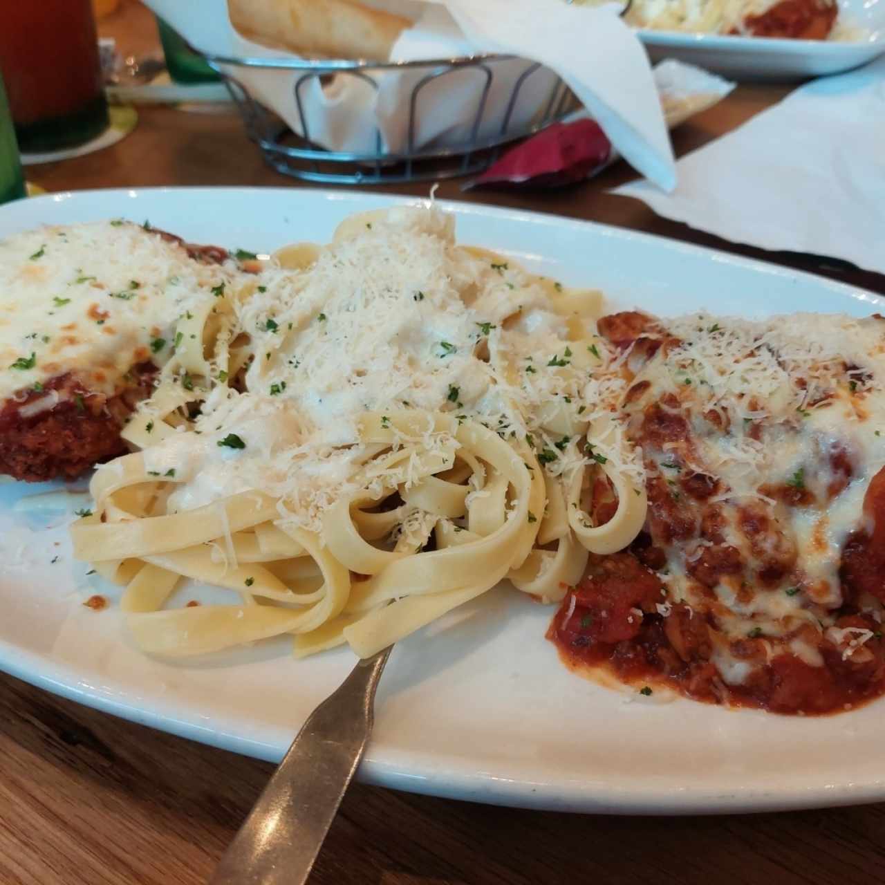 milanes, lasagna y pasta alfredo