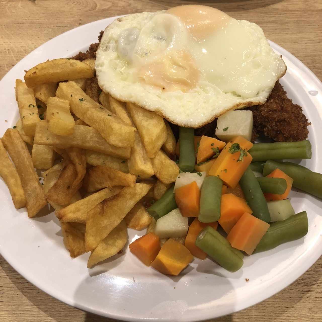 Filete de res con papas fritas 