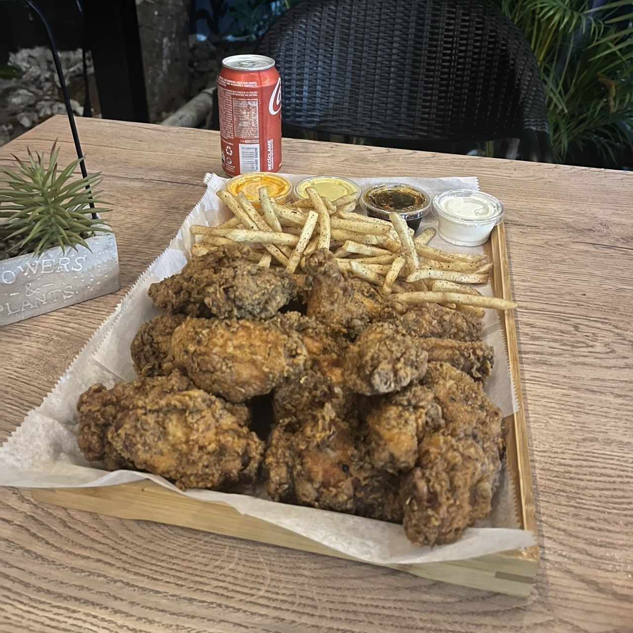 Tándem Wings + Papas Fristas