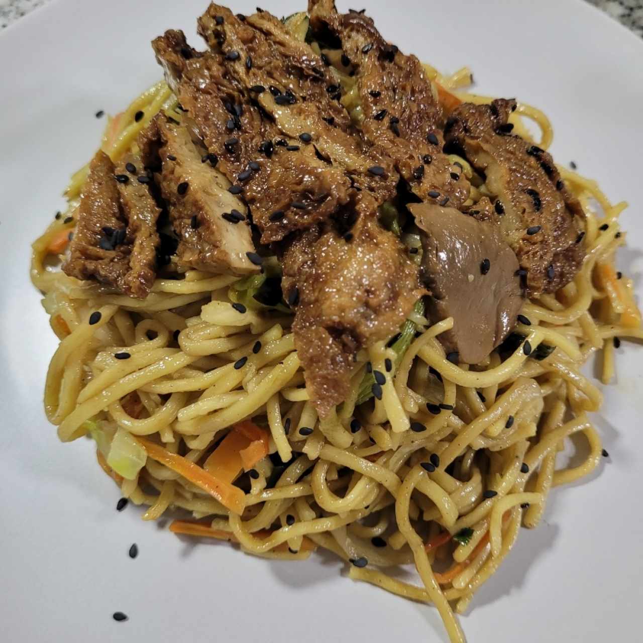 chow Mein con Seitán 