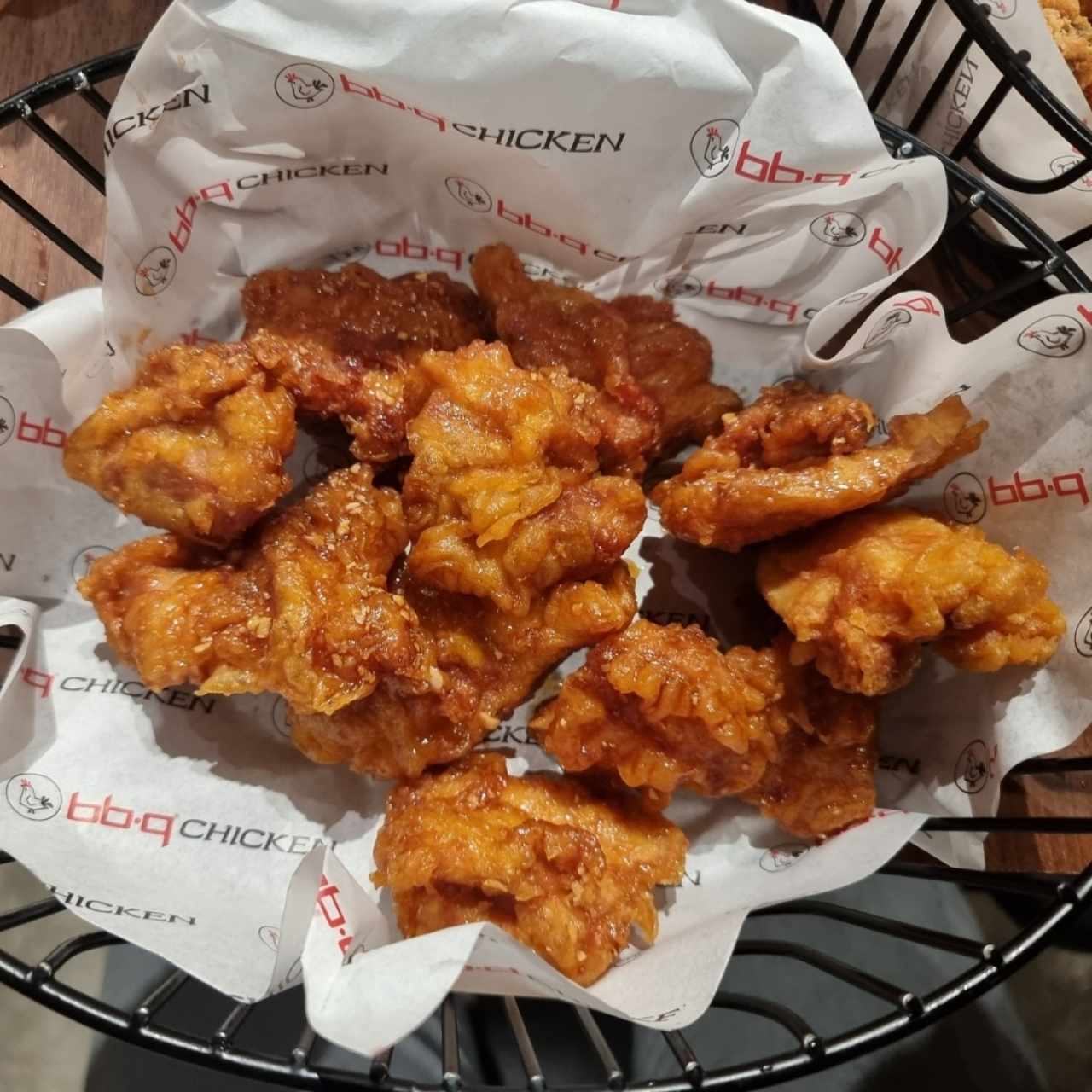 BONELESS / WINGS - HONEY GARLIC