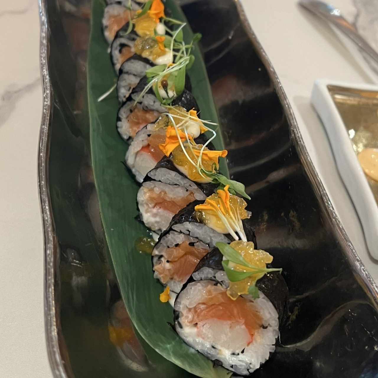 Sushi - Hosomaki Salmón Trufado