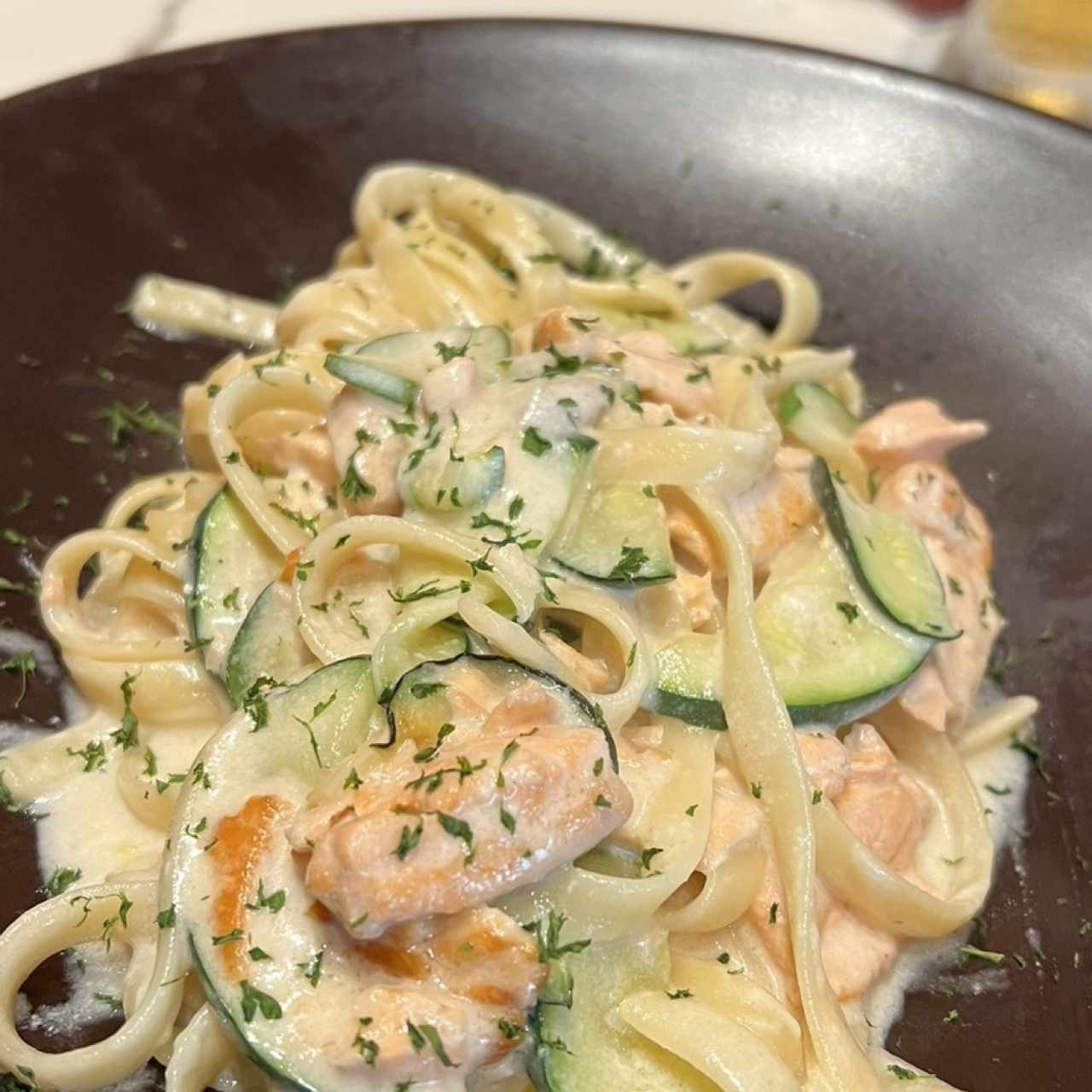 PASTAS - FETTUCCINE AL SALMONE