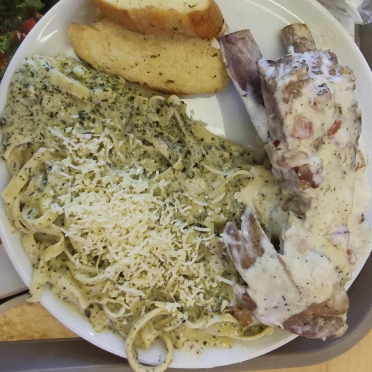 costilla a la carbonara