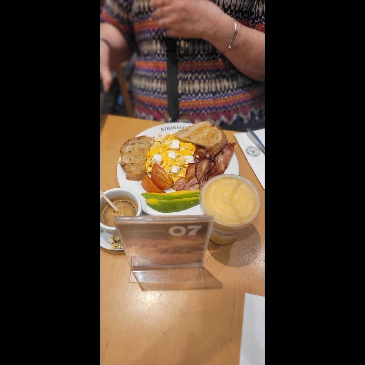 keto a la Mode con huevos revueltos 