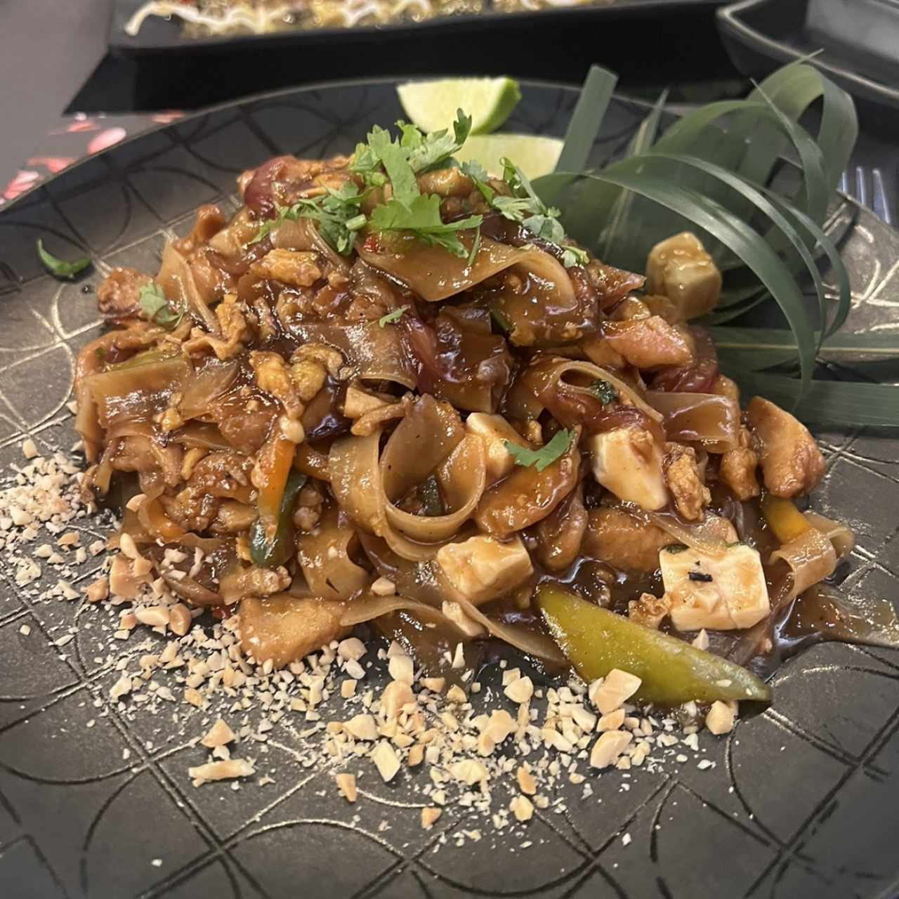 PAD THAI DE POLLO (PASTA DE ARROZ)