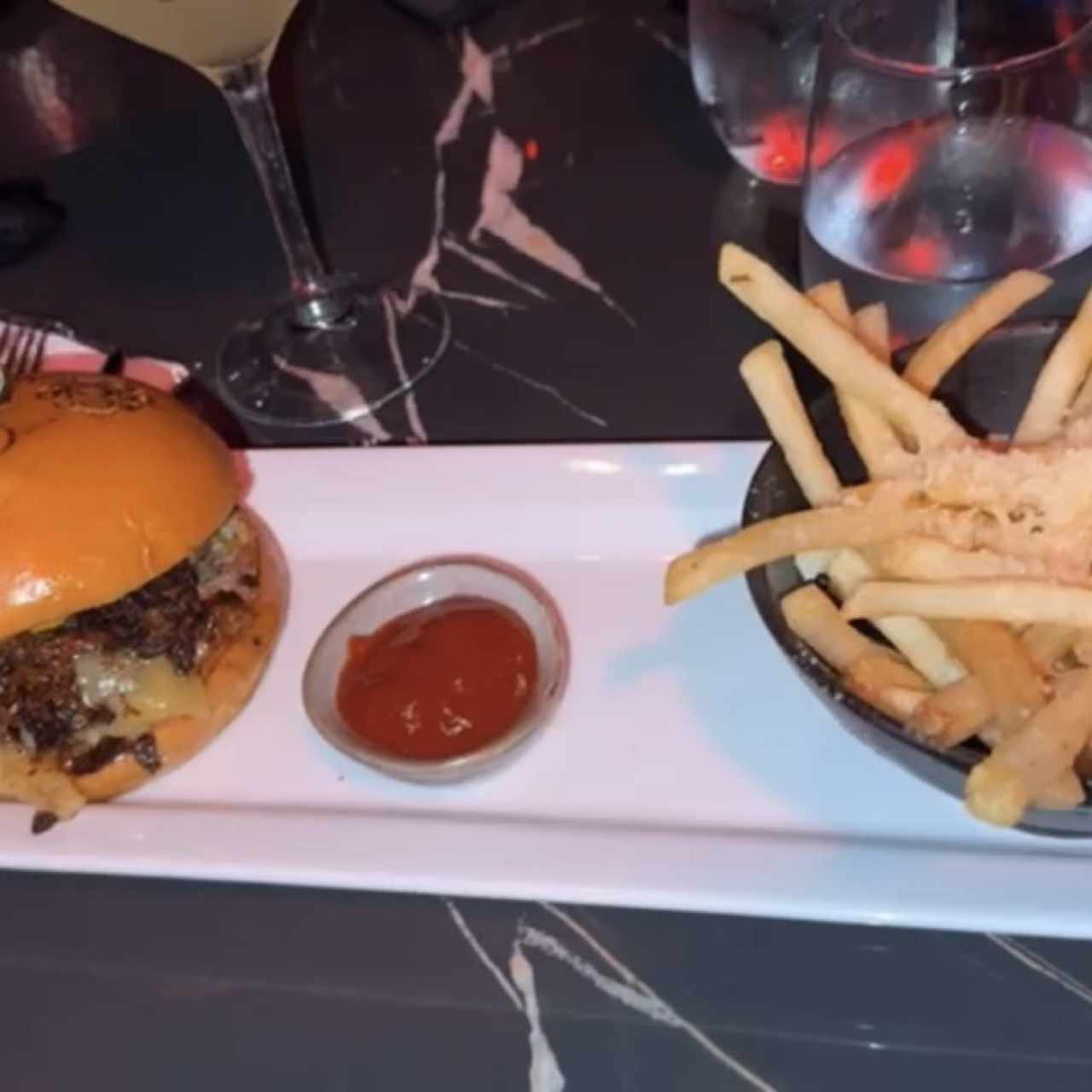 Menú - CIELO BURGER