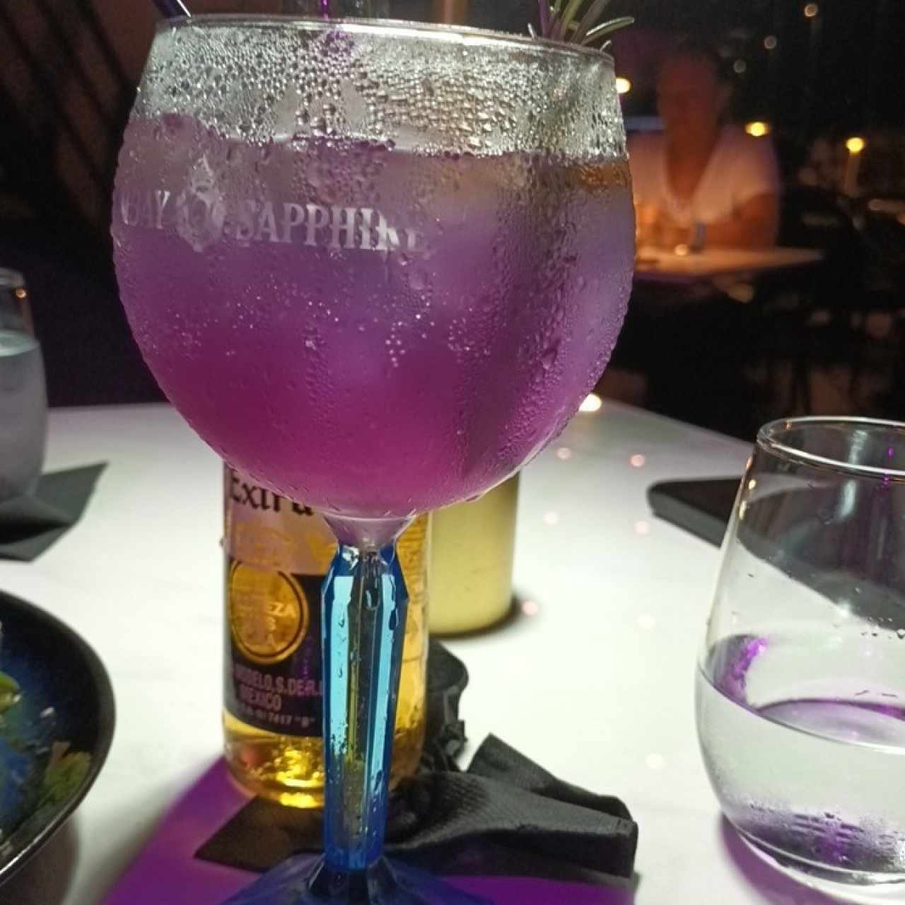 violet gin tonic