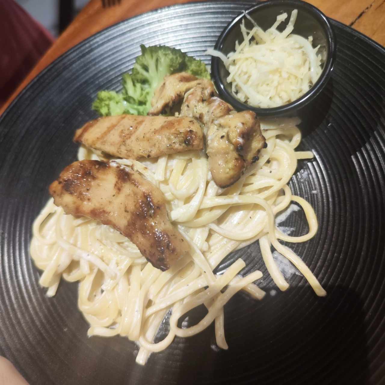 Pasta Alfredo con Pollo Kids