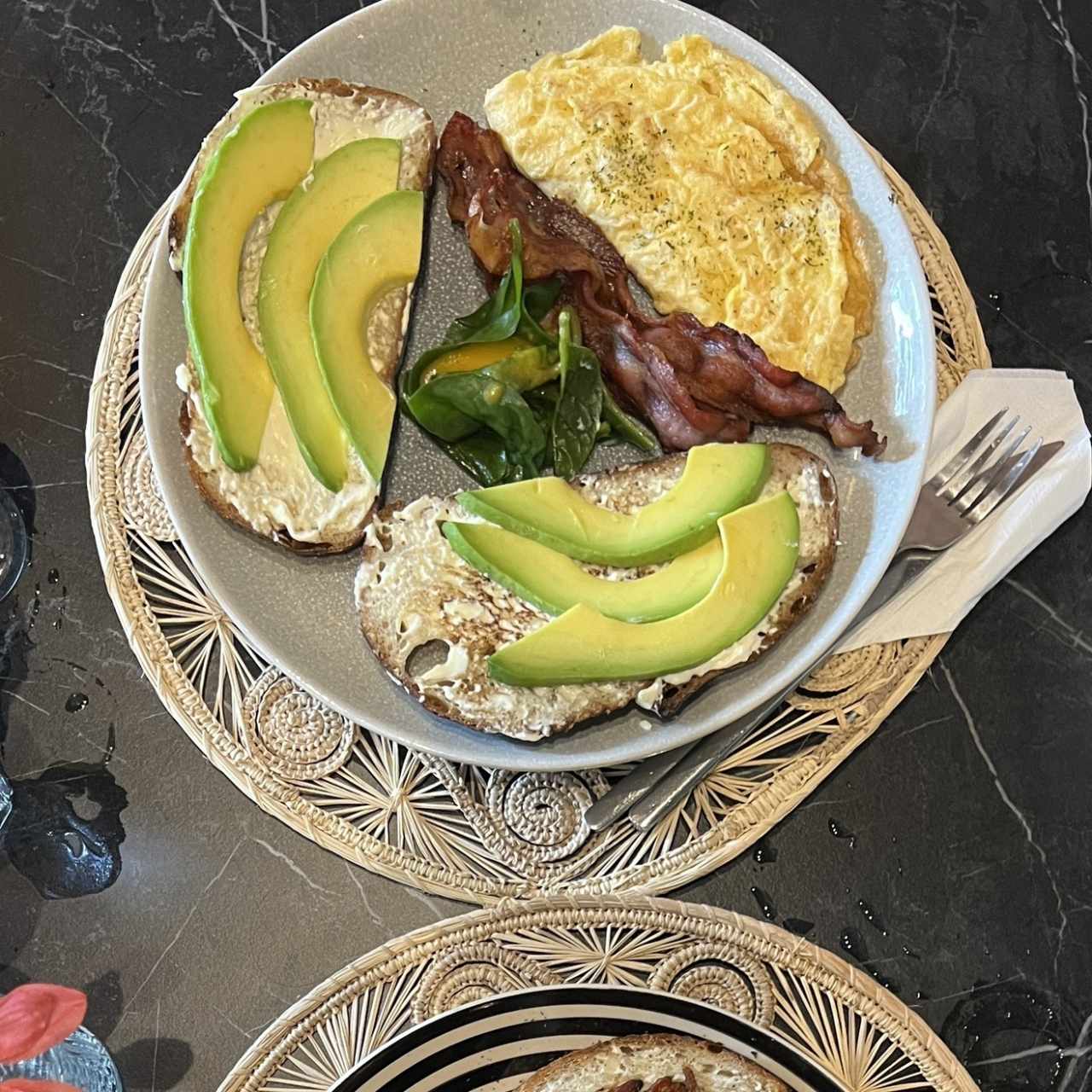 Benedictinos - Aguacate & parmesano
