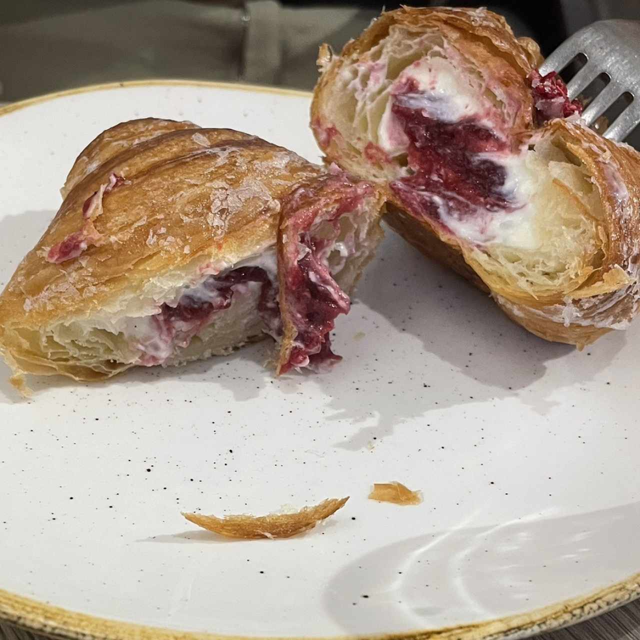 Croissant relleno