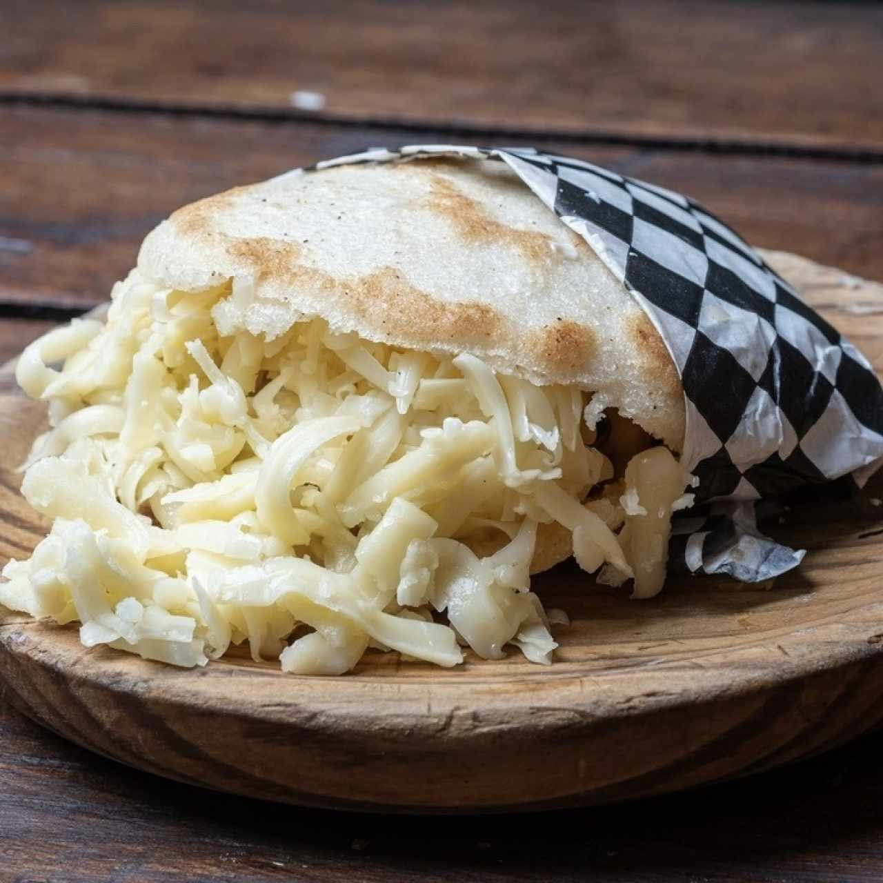 Arepa con queso gouda 