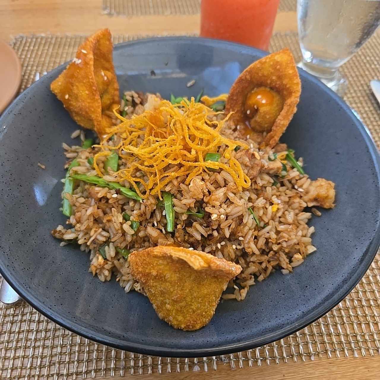 Platos Fuertes - Arroz Chaufa Capón
