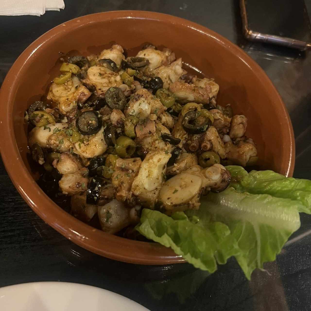 Pulpo con aceitunas 