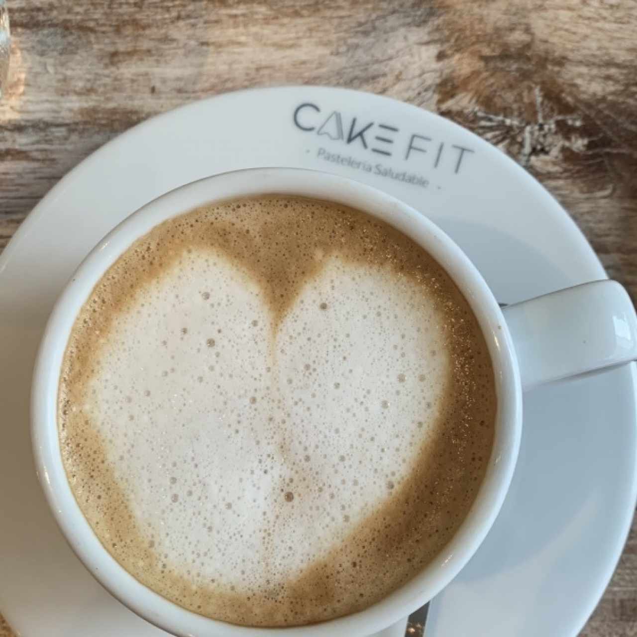 BEBIDAS CALIENTES - Cafés: Capuccino Latte