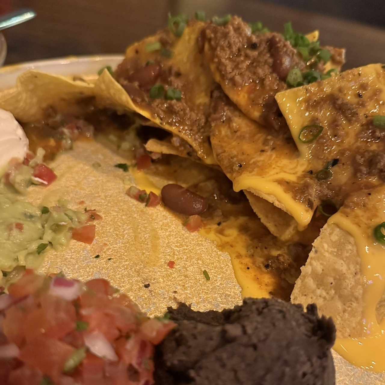 Small Plates - NACHOS DE CARNE.