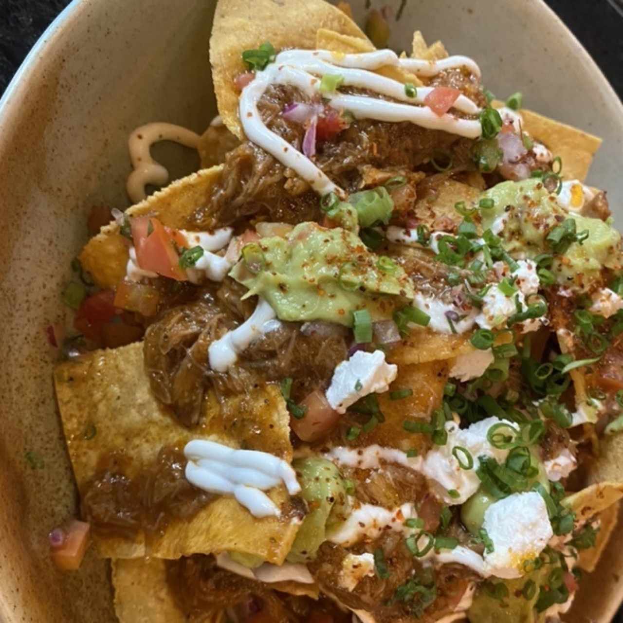 NACHOS DE PUERCO AHUMADO.