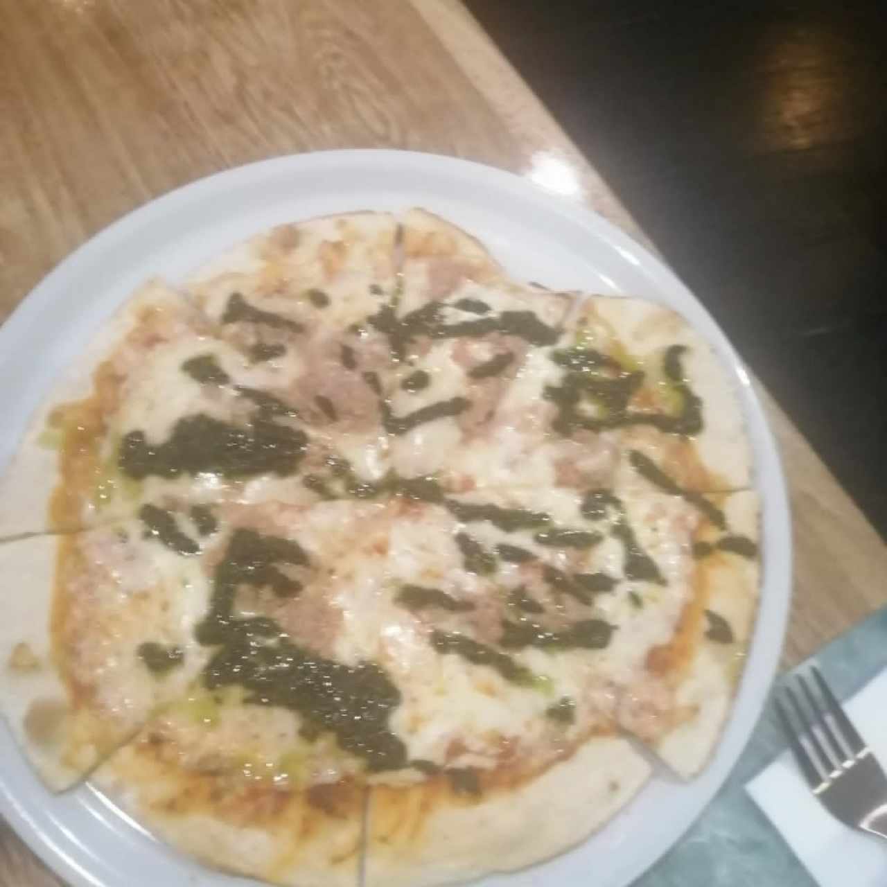 pizza de salmón al pesto