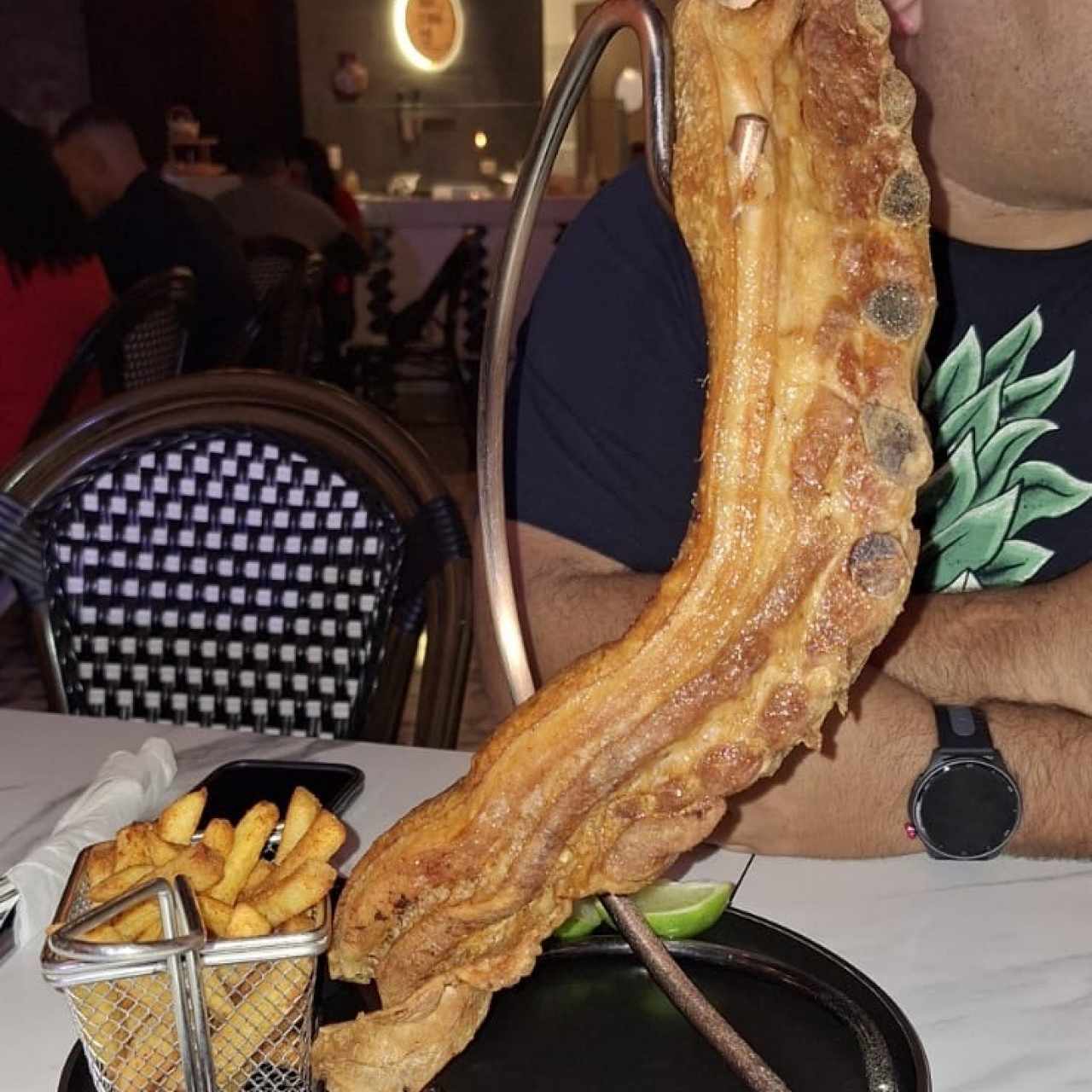 Costilla de cerdo (falta un pedazo en la foto)