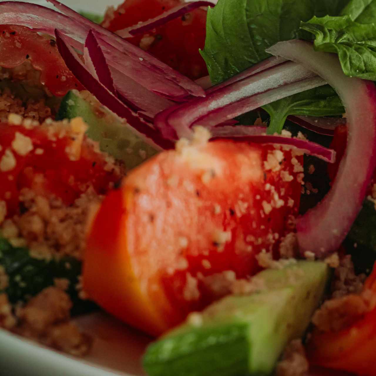 GEORGIAN SALAD WITH WALNUTS