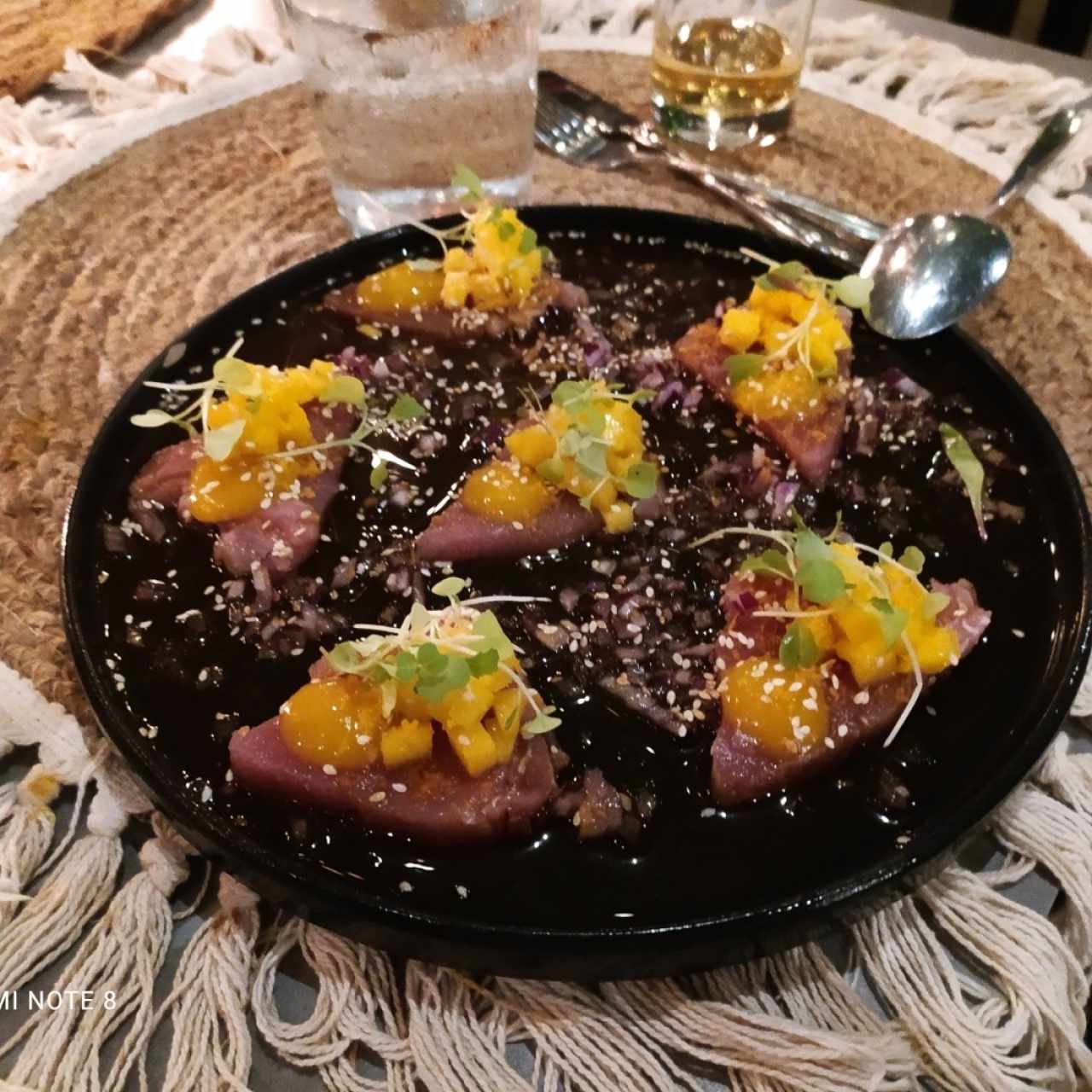 Tiradito de Atún Con los mangos bajitos (GF)