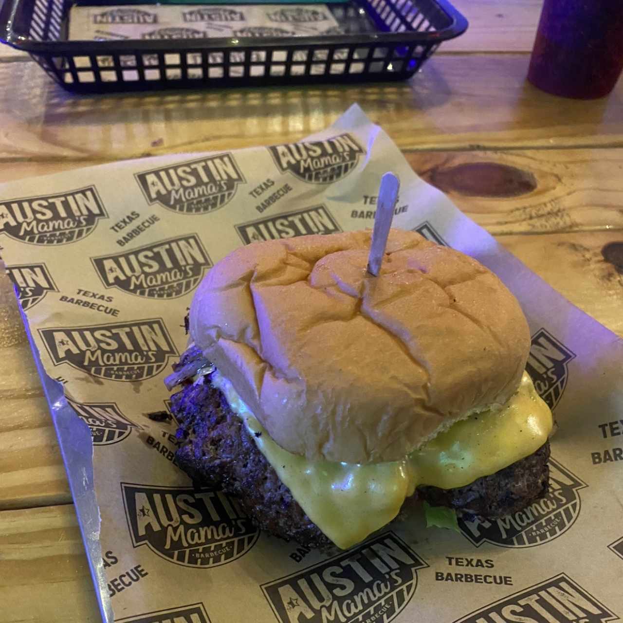 Mamas Classic Burger
