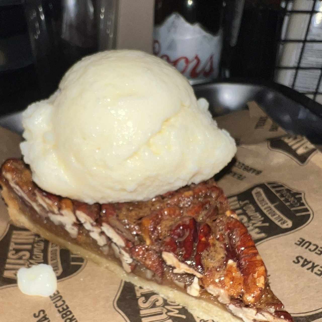 Postres - Pecan Pie con helado