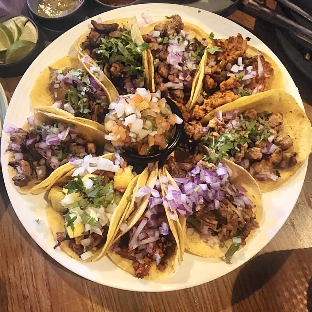 LA BOTANERA (9 Tacos de 12cm, de Cada Carne ~ Bistec, Pollo, Chorizo, Chuleta, Longaniza, Suadero, Carnitas, Pastor y Árabe)