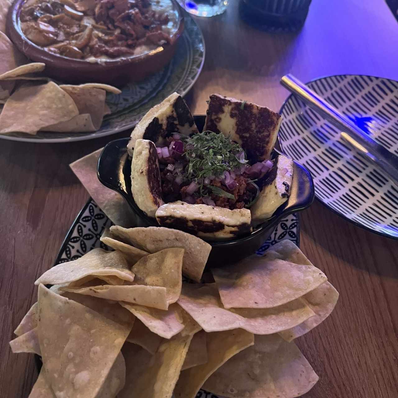 ENTRADOTAS - CHICHARRON DE QUESO